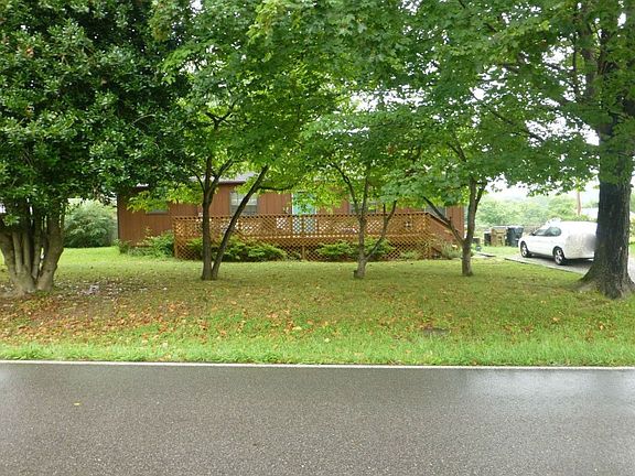 3rd image of 919 Highland Dr