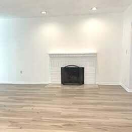 1st image of 905-907 SW 11th Ave