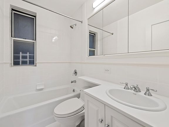 5th image of 27 W 86th St APT 16A