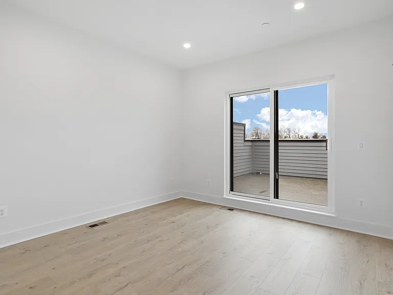 2064 Tysons Ridgeline Rd — Photo 27