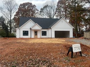3406 Sharpe St, Clemmons, NC 27012