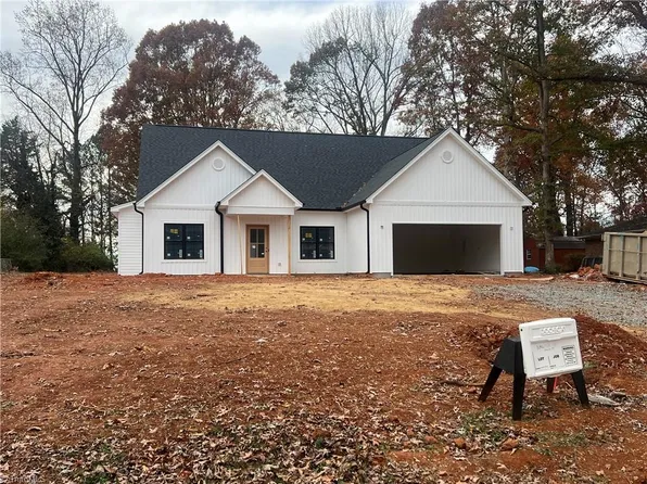 3406 Sharpe St, Clemmons, NC 27012