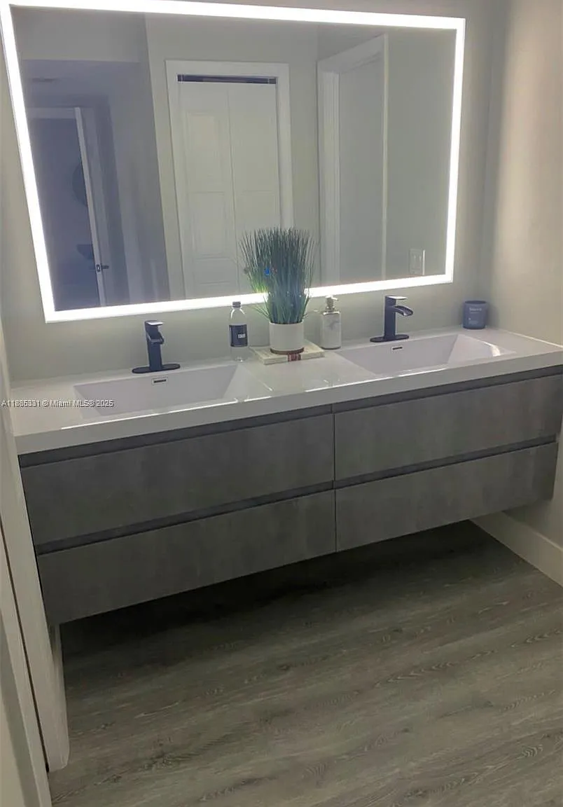 2 bed, 1256 sqft, $2,900 — Photo 4