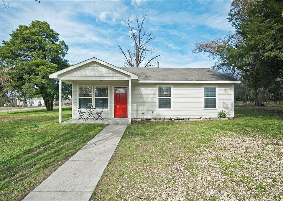 1st image of 214 Neathery St