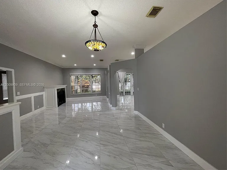 5263 SW 34th Way — Photo 2