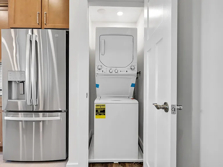 132 E Market St #204 — Photo 14