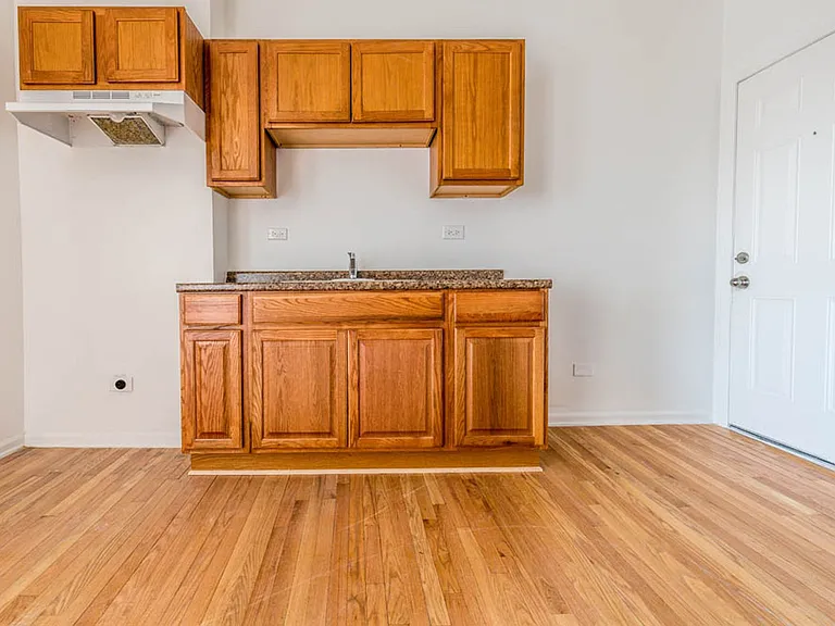 705 S Lawndale — Photo 19