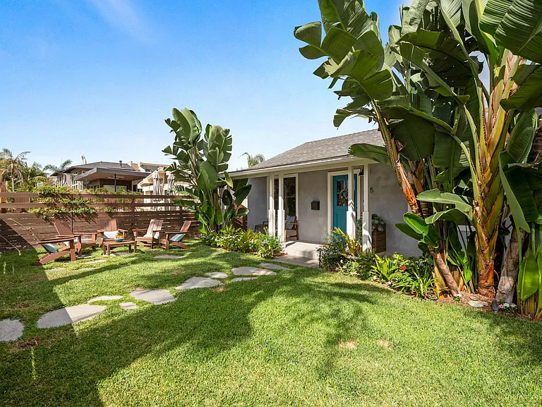 305 Neptune Ave — Photo 7