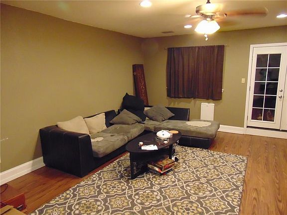 3rd image of 2117 Travis Dr