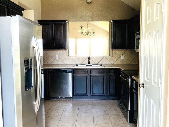 3rd image of 5205 Willamette Ln