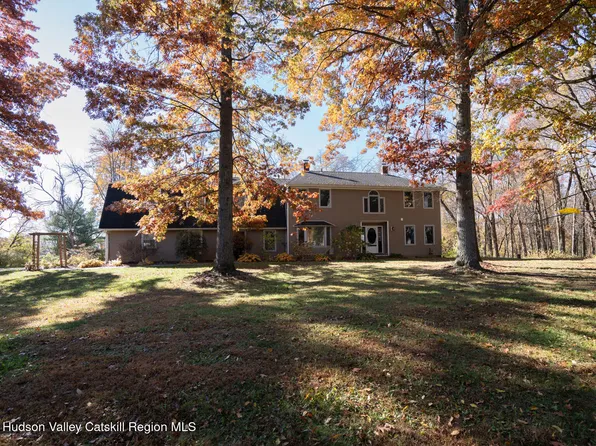 6 Weatherfield Lane, Valatie, NY 12184