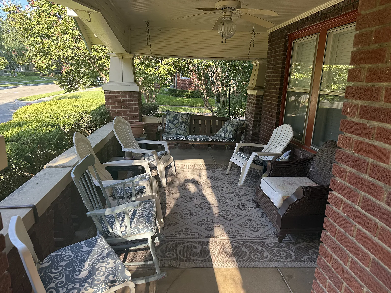 3 bed, 1570 sqft, $3,200 — Photo 2