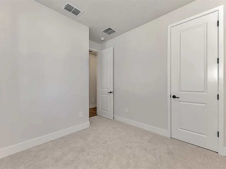 2821 Marrakesh Ln — Photo 32