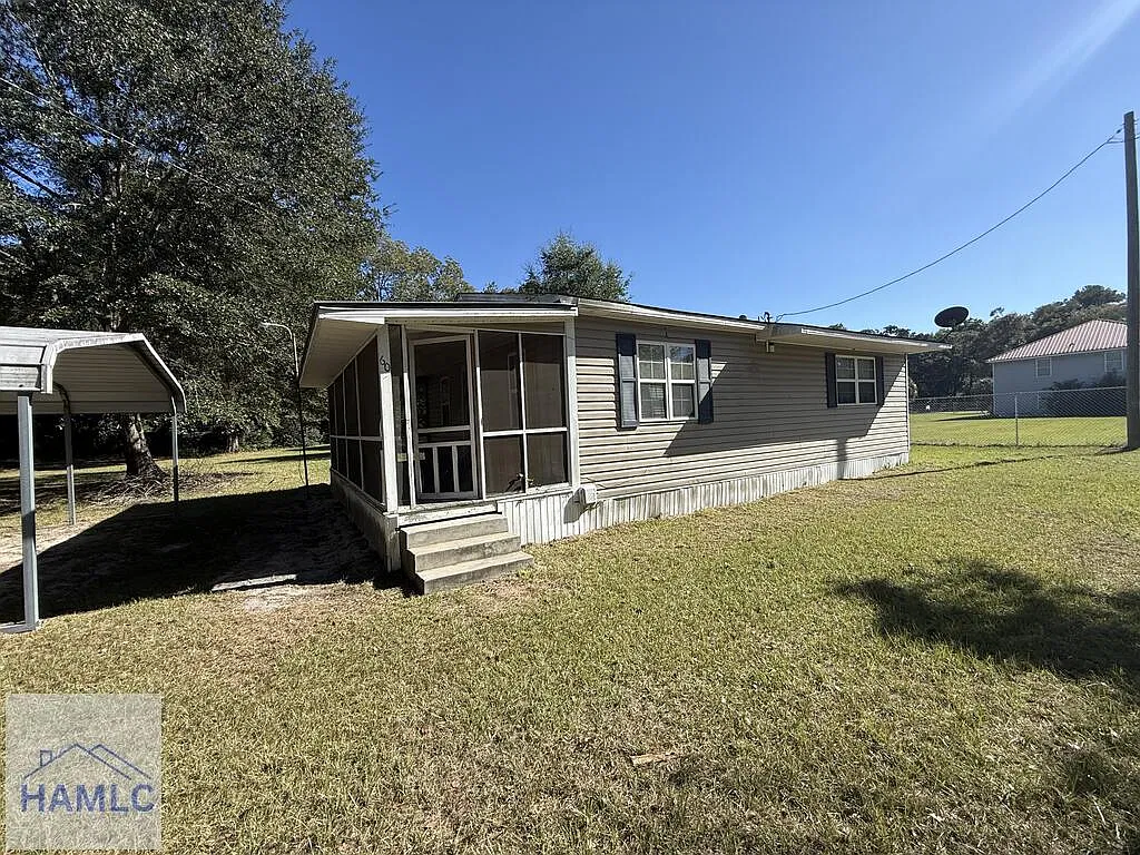 2 bed, 1.0 bath, 1080 sqft, $850 — Photo 2