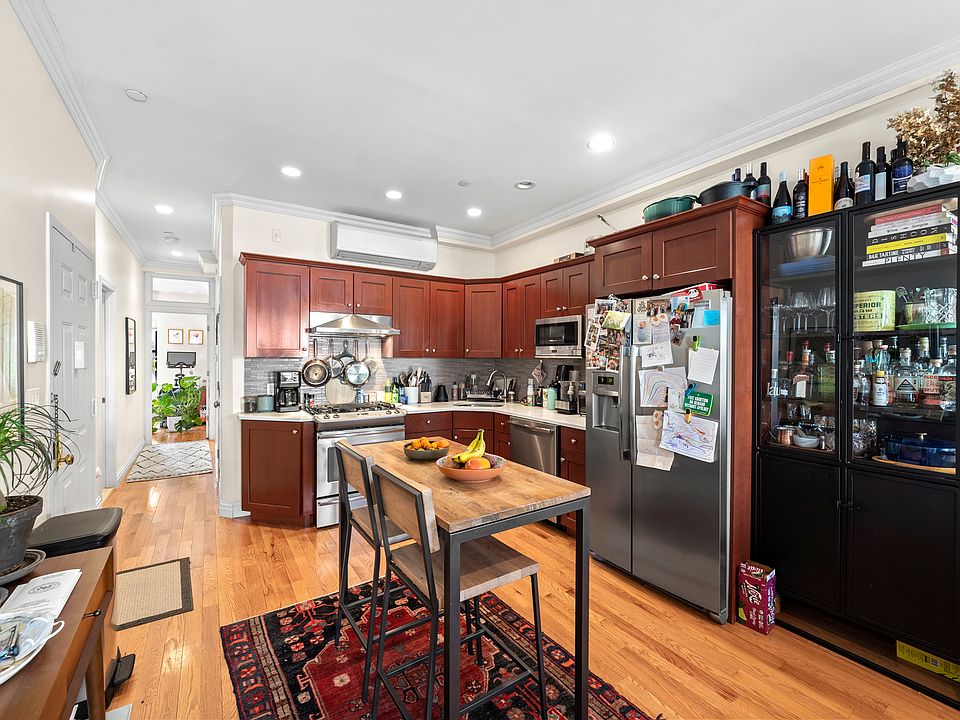1st image of 272 Dean St #3