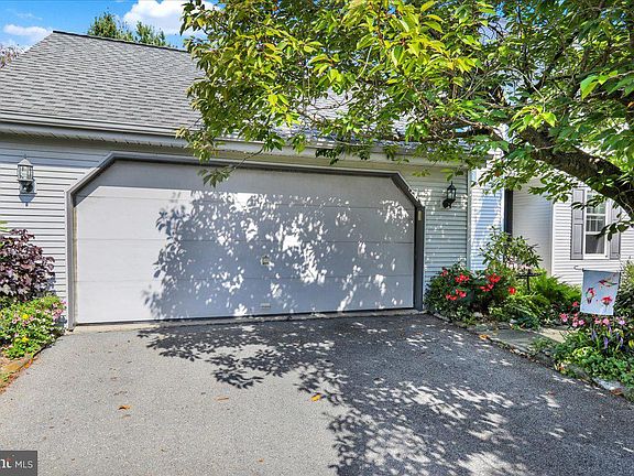 4th image of 401 Friendship Dr