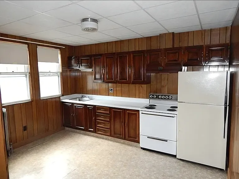 171 College St #5 — Photo 12