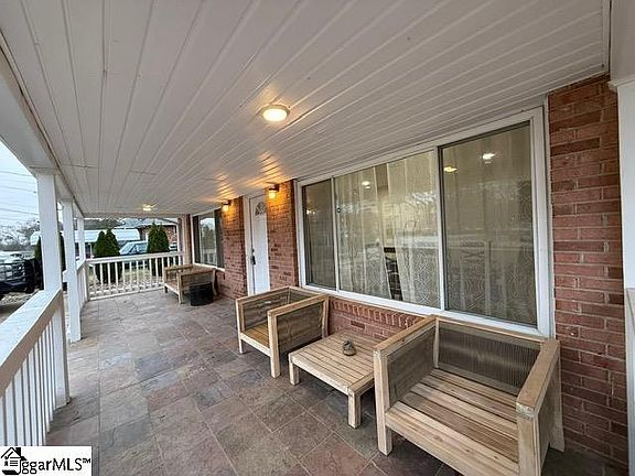 5th image of 3 Cherrylane Dr