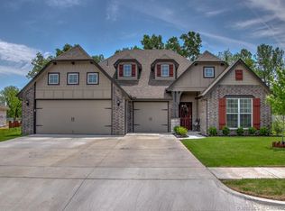 8950 E 133rd St S, Bixby, OK 74008