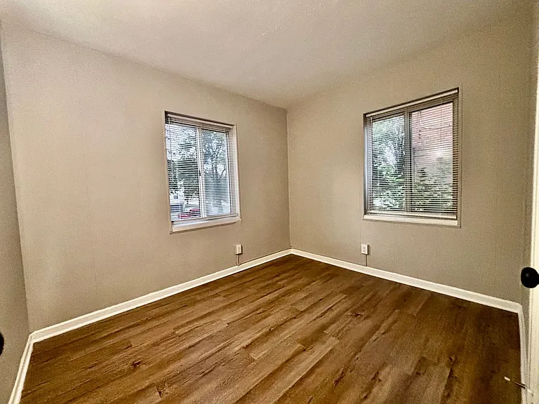 555 Hadley Avenue — Photo 24