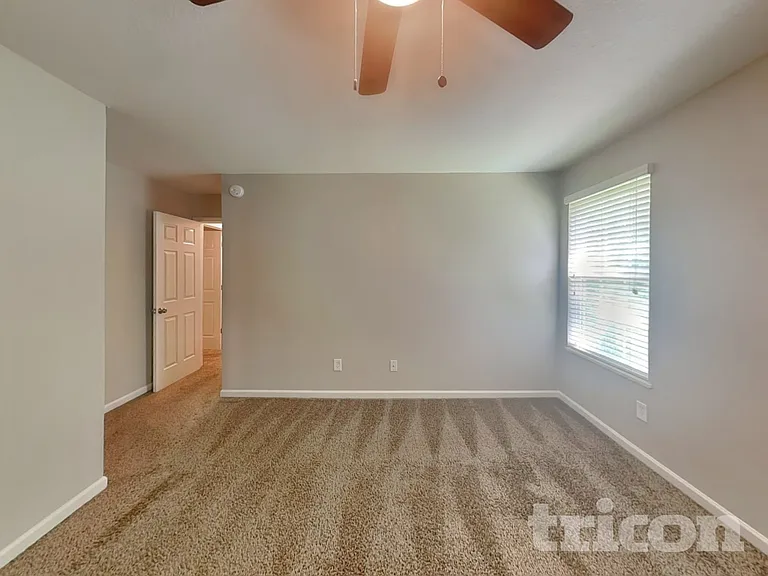 711 Archers Ln — Photo 7