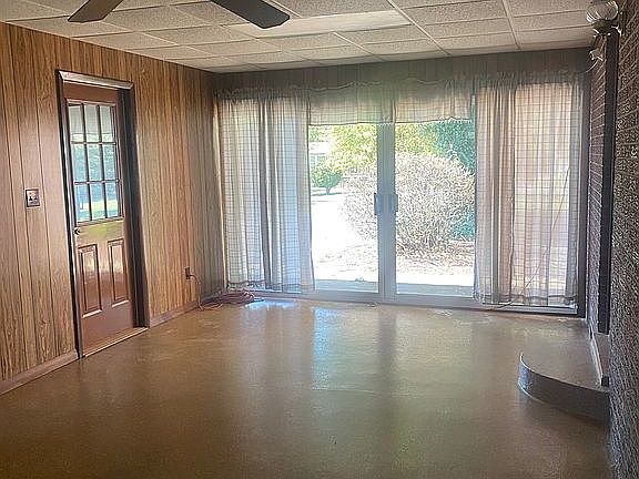 3 seasons room/patio