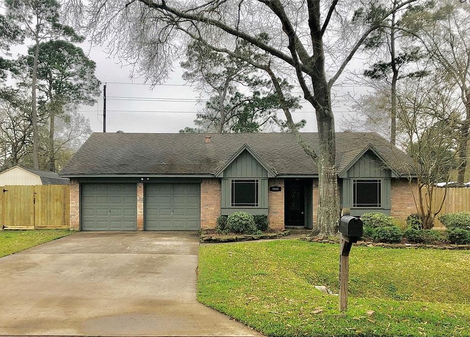 2nd image of 9802 Bayou Woods Dr
