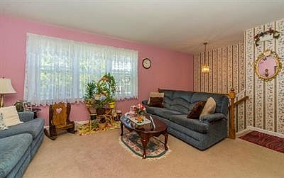 3rd image of 3118 Woodridge Dr