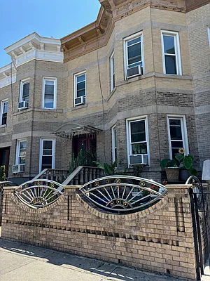 Sold by Parkview Realty NY Inc. | media 2