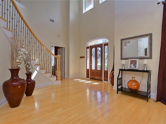 4th image of 102 El Greco Dr