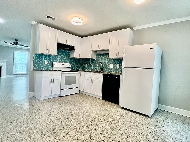2340 Beaver Ruin Rd — Photo 1