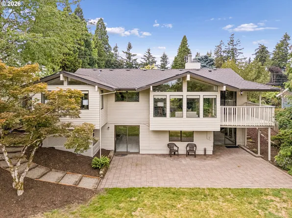 19142 Suncrest Dr, West Linn, OR 97068