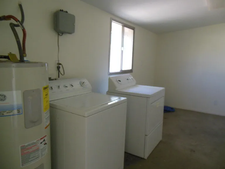2705 S Jentilly Ln — Photo 13