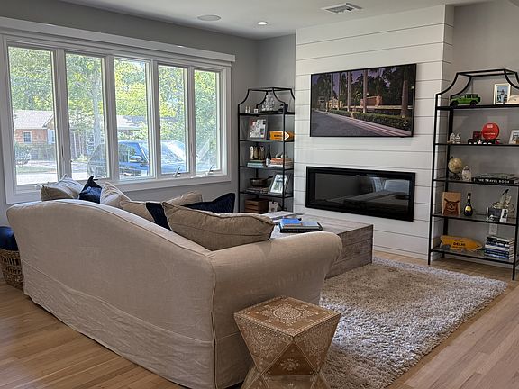 5th image of 38 Foster Ave