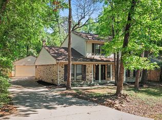 34 E Wandering Oak Dr, The Woodlands, TX 77381