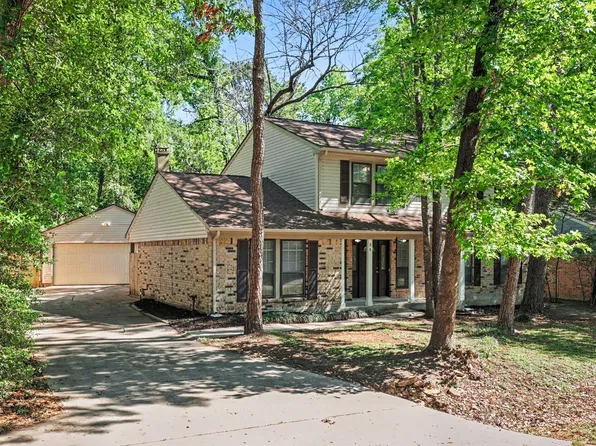 34 E Wandering Oak Dr, The Woodlands, TX 77381