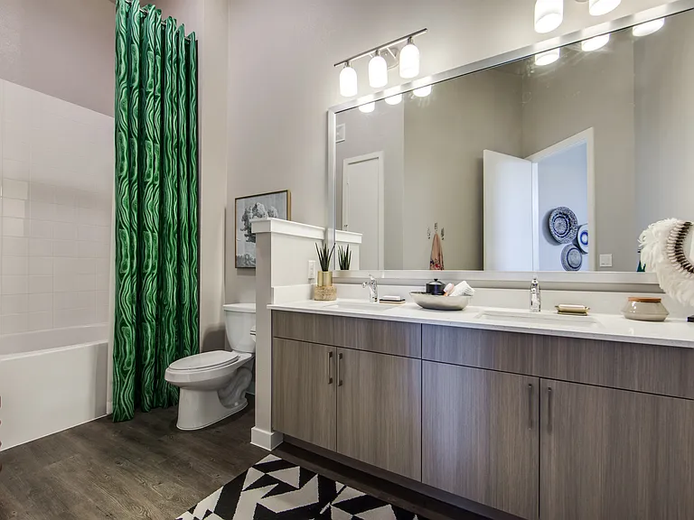 The Monarch Medical District Apartments — Photo 21