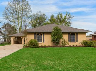 310 Evangeline St, New Iberia, LA 70560