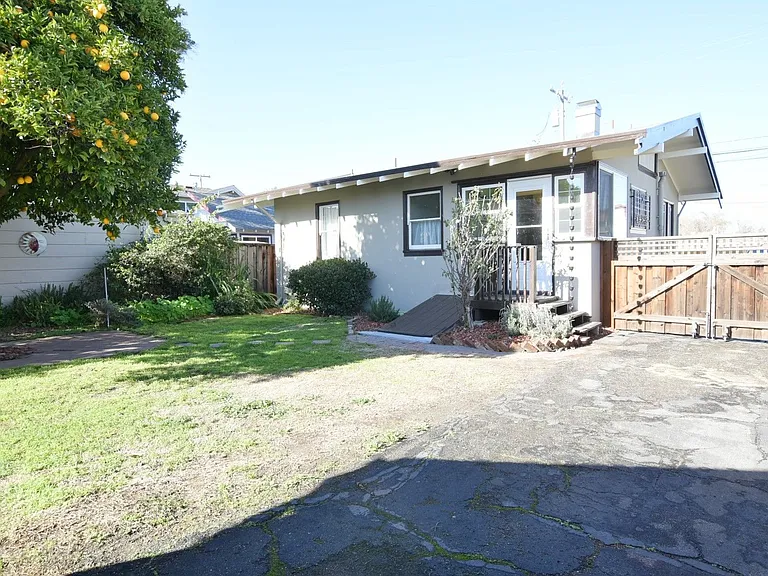 23 Cecil Ave — Photo 11