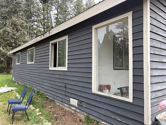 3rd image of 33 W Curlew Lake Rd