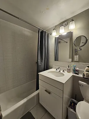 Rented by Green Home NY Realty LLC | media 2