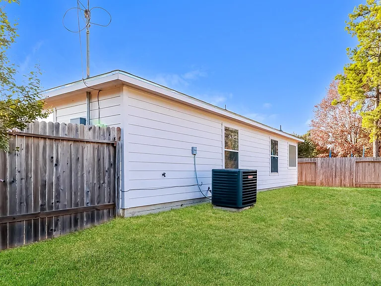 16360 Hidden River Ct — Photo 15