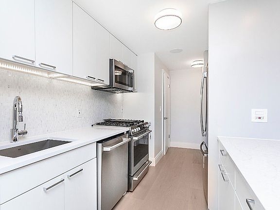 3rd image of 120 W 97th St APT 8L