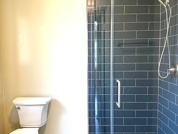 5th image of 343 W Acacia Ave #B