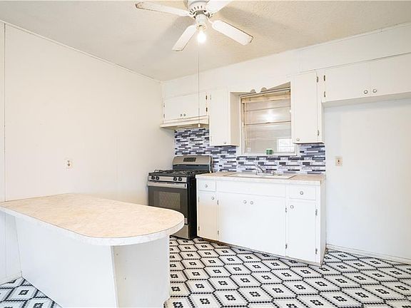 5th image of 109 N Francisco Ave