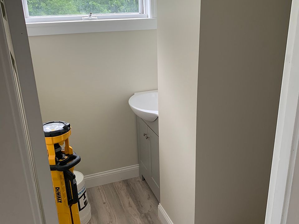 2nd image of 721 Bay St APT 2E