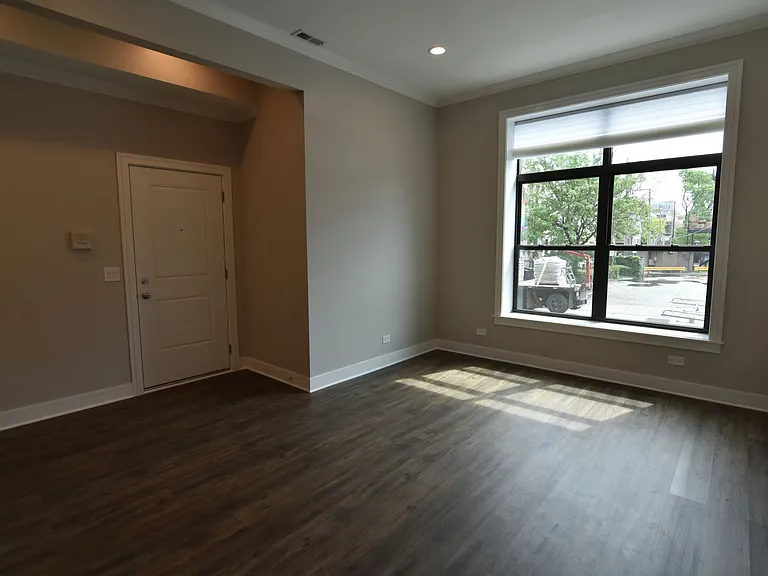 3212 N Halsted St — Photo 4