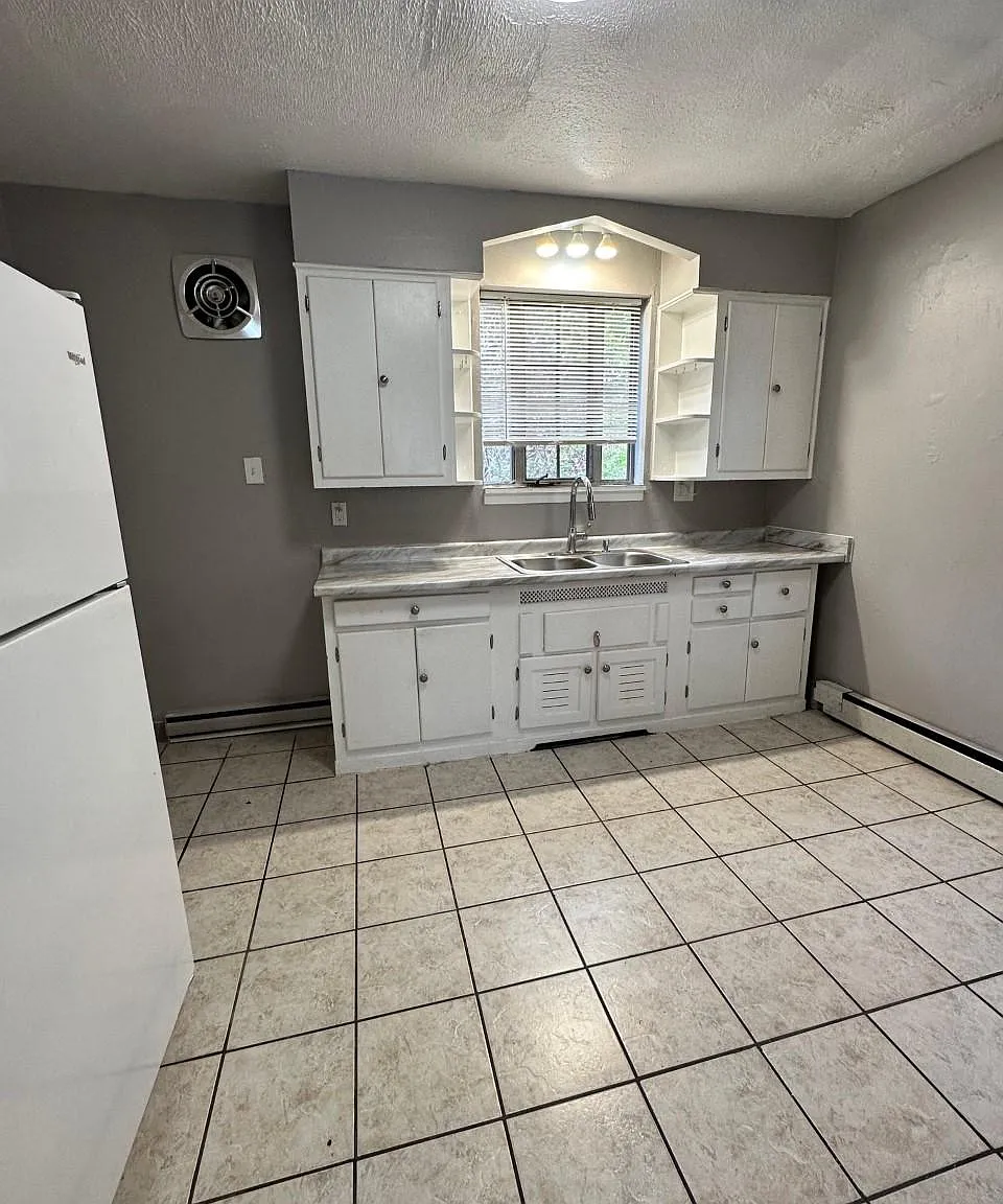 2 bed, 1000 sqft, $1,000 — Photo 2