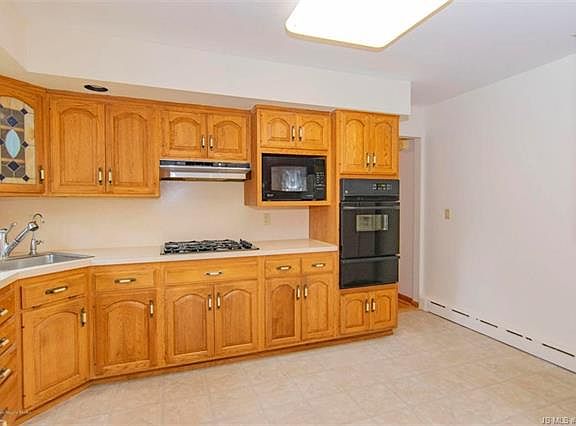 4th image of 42 Mount Vernon Dr