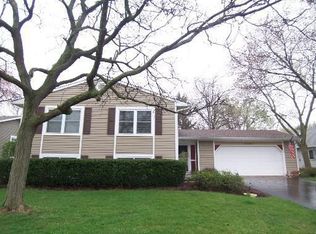 756 Millwood St, Cary, IL 60013